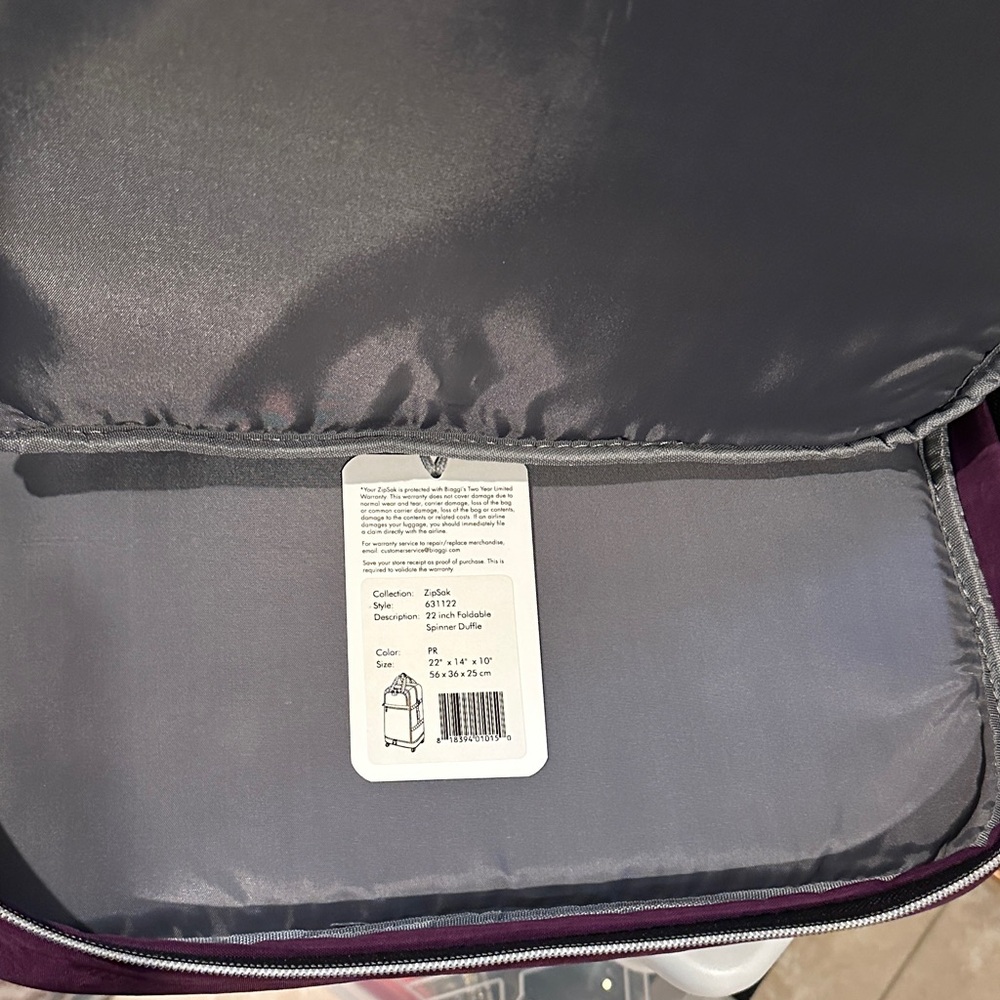 Biaggi zipsak 22 inch foldable spinner duffle - Picture 2 of 7